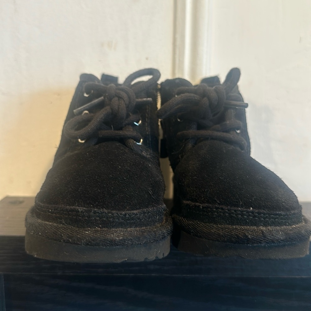 Ugg size 7c
